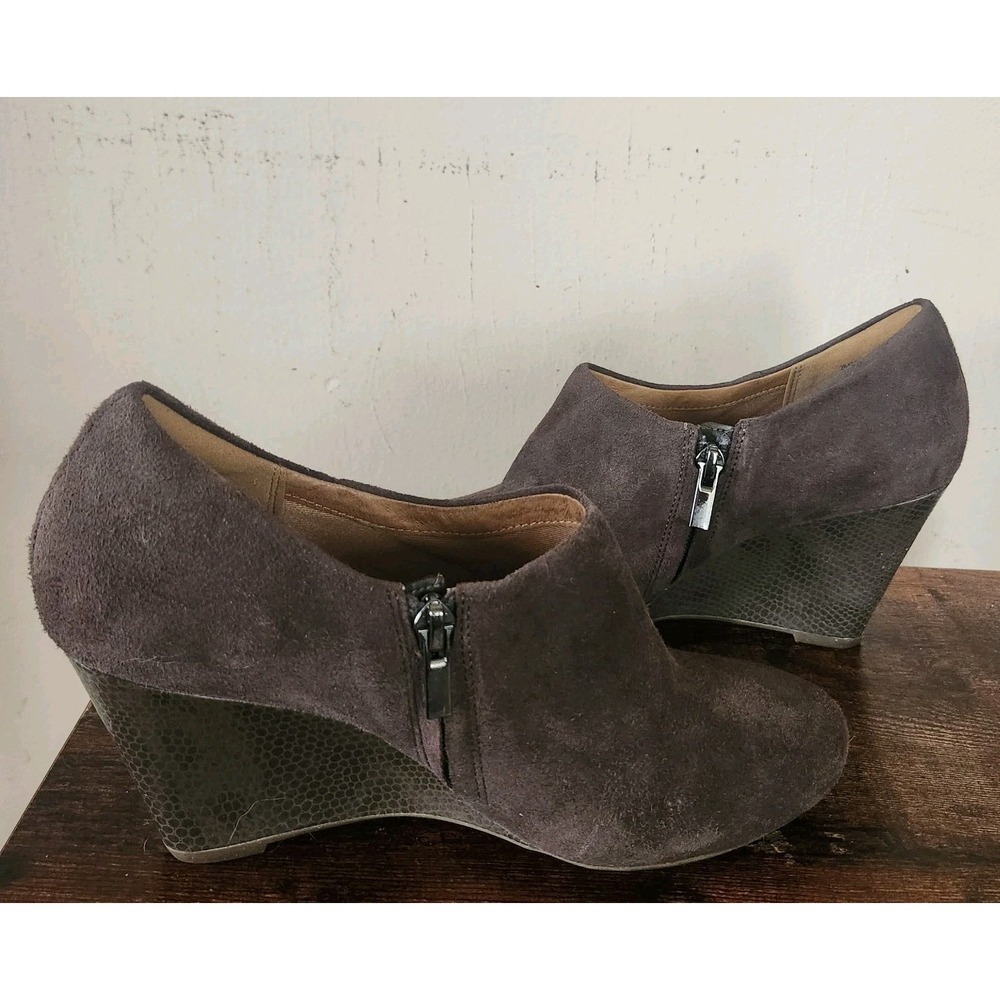 Clarks Artisan Womens 8M Suede Wedge Booties Brown Snakeskin Heel Ankle Boots - Picture 2 of 6